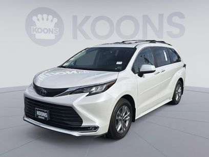 Used 2023 Toyota Sienna XLE