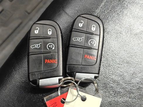 Used 2021 Jeep Grand Cherokee Limited AWD/4WD image 12