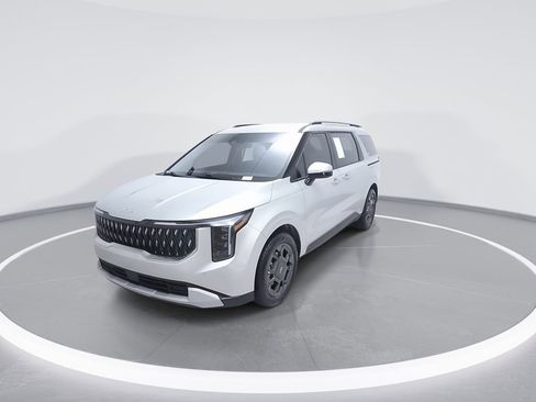 Used 2025 Kia Carnival EX image 5