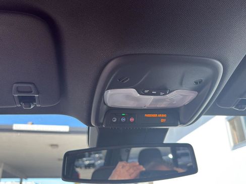 Used 2025 GMC Canyon AT4 w/ AT4 Premium Package image 24