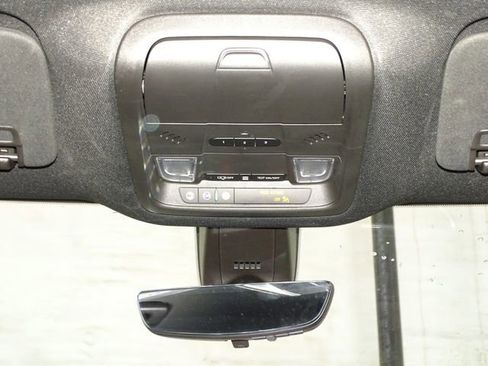 Used 2024 Buick Enclave Premium image 33