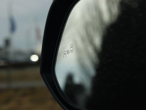 Used 2025 Toyota RAV4 XLE image 25