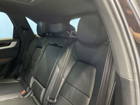 Used 2024 Porsche Cayenne image 29