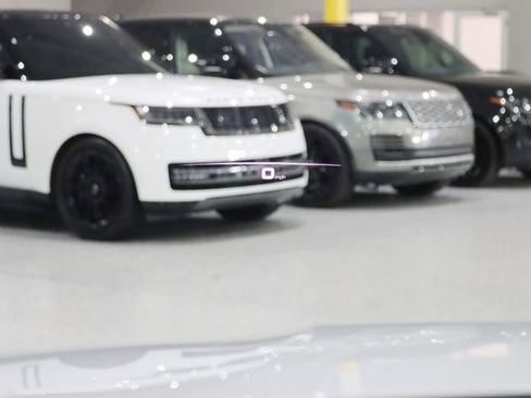 Used 2022 Porsche Cayenne Platinum Edition image 17