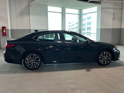 Used 2026 Toyota Camry XLE FWD image 12