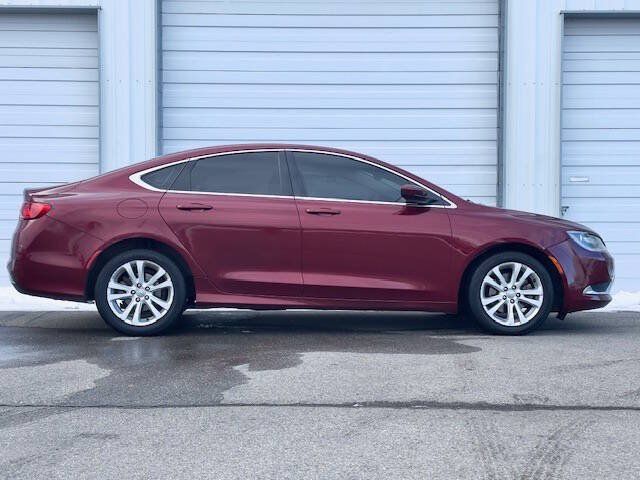Used 2015 Chrysler 200 Limited FWD image 4