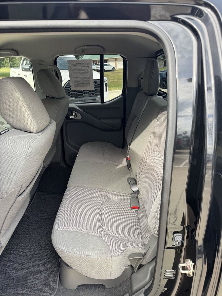 Used 2019 Nissan Frontier SV w/ Value Truck Package RWD image 13