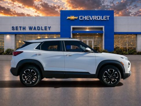 Used 2022 Chevrolet TrailBlazer LT w/ Convenience Package FWD image 8
