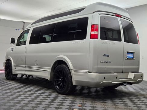 Used 2018 Chevrolet Express 2500 w/ Enhanced Convenience Package image 13