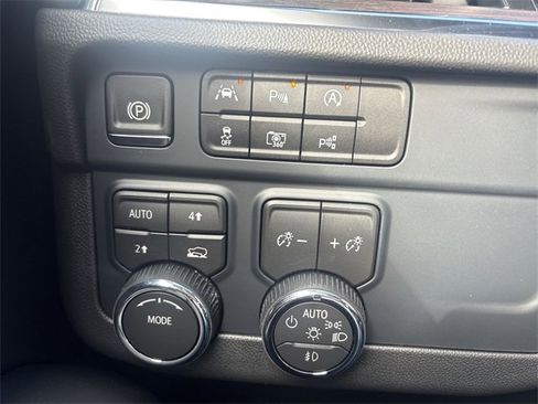 New 2026 Chevrolet Suburban LT w/ Comfort Package image 18