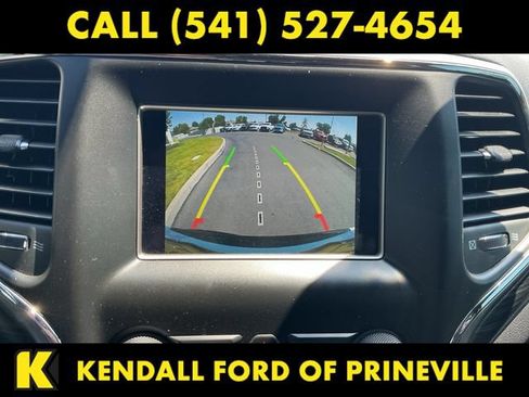 Used 2019 Jeep Grand Cherokee Laredo AWD/4WD image 16