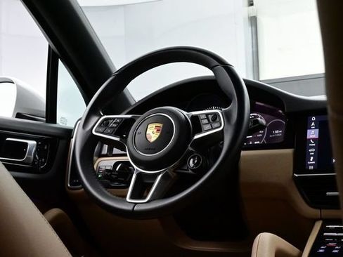 Certified 2021 Porsche Cayenne Coupe AWD/4WD image 21