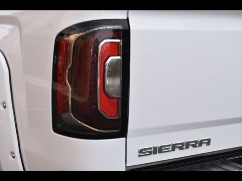 Used 2018 GMC Sierra 1500 SLT AWD/4WD image 50