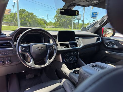 Used 2022 Chevrolet Tahoe Z71 w/ Luxury Package AWD/4WD image 11