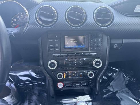 Used 2016 Ford Mustang Coupe RWD image 12