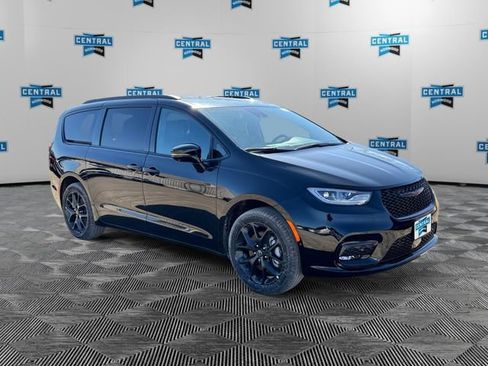 New 2026 Chrysler Pacifica Select w/ S Appearance Package image 7