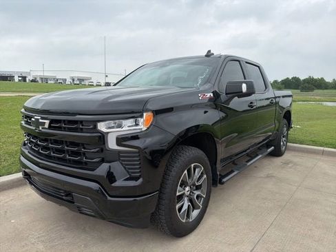 Used 2025 Chevrolet Silverado 1500 RST AWD/4WD image 12