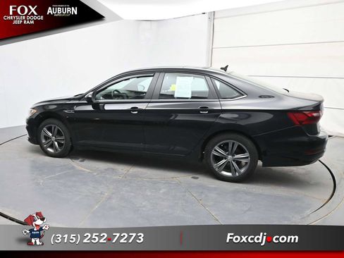 Used 2020 Volkswagen Jetta R-Line w/ R-Line Cold Weather Package image 15