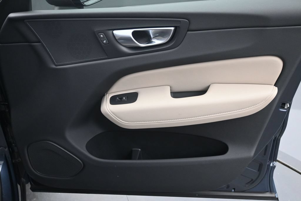 Certified 2026 Volvo XC60 B5 Plus AWD/4WD image 13