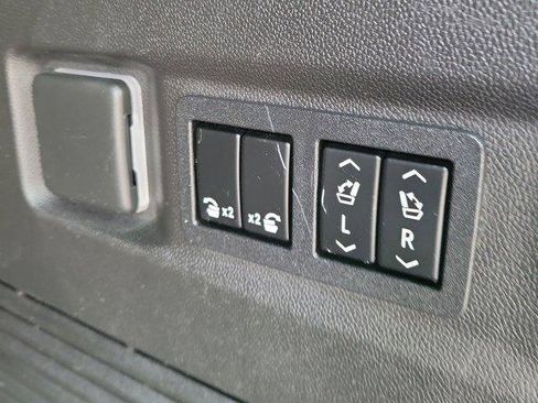 Used 2022 Chevrolet Tahoe High Country AWD/4WD image 9