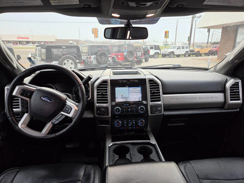 Used 2017 Ford F350 Lariat w/ Chrome Package image 23