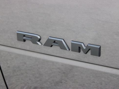 Used 2024 RAM 2500 Big Horn w/ Night Edition AWD/4WD image 18