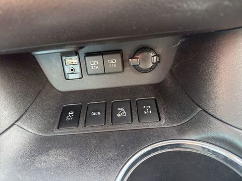 Used 2019 Toyota Highlander XLE image 35