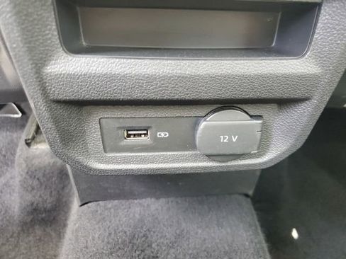 Used 2019 Volkswagen Tiguan SE w/ Panoramic Sunroof Package image 12