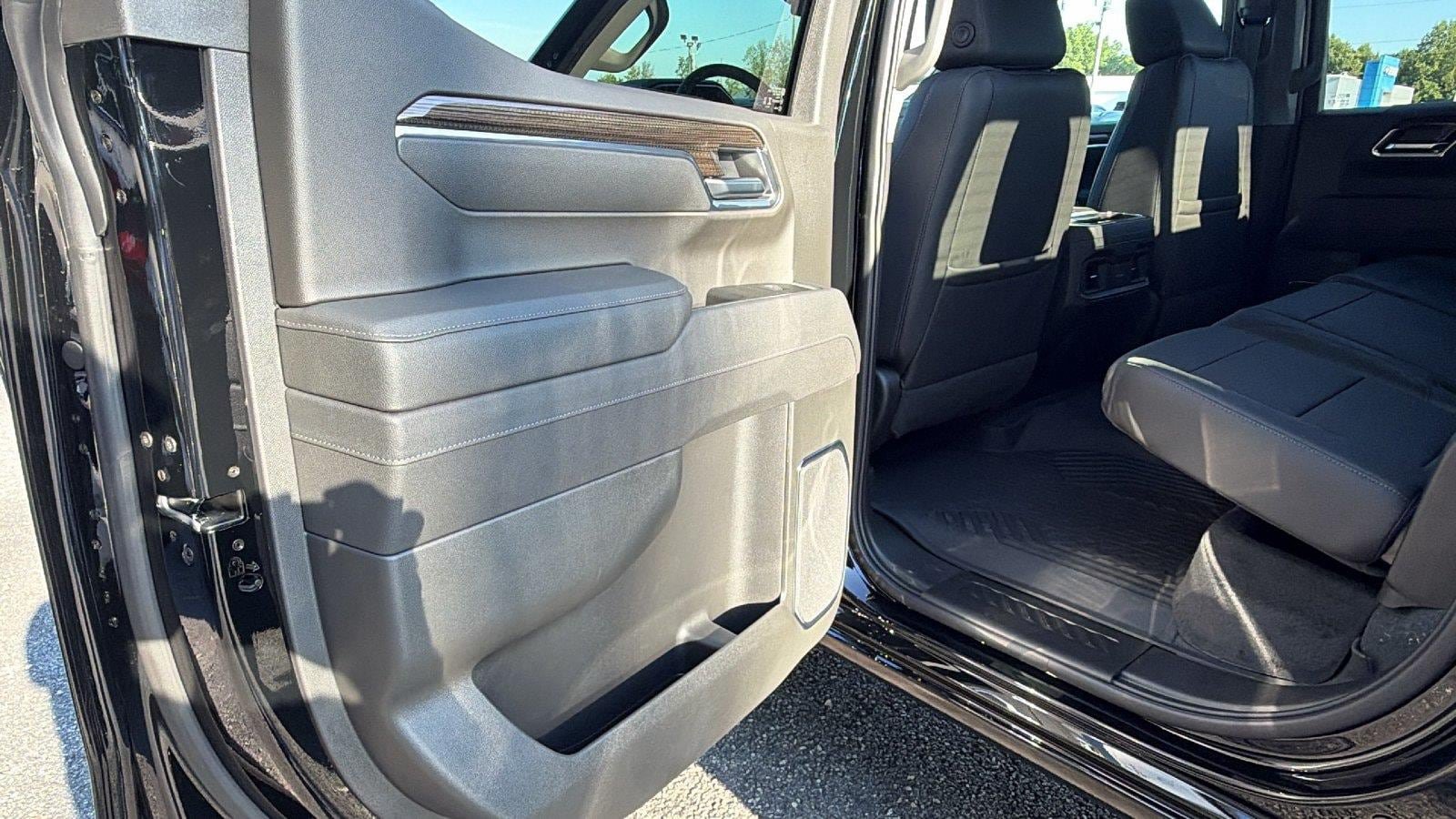 New 2026 Chevrolet Silverado 1500 LT Trail Boss w/ LT Trail Boss Premium Package AWD/4WD image 18