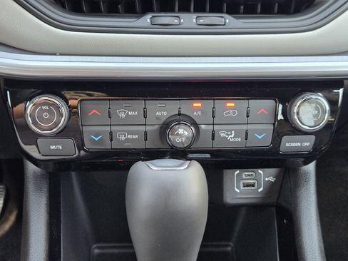 New 2026 Jeep Compass Limited w/ Sun, Sound & Navigation Group image 16