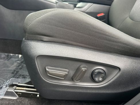 Used 2025 Toyota RAV4 XLE FWD image 13