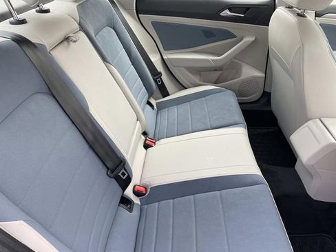 Used 2025 Volkswagen Jetta SE FWD image 26