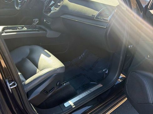 Used 2020 Volvo XC90 T6 Momentum w/ Protection Package image 13