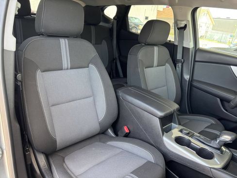 Used 2025 Chevrolet Blazer LT FWD image 37