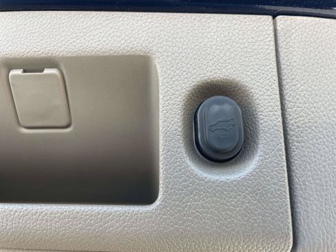 Used 2019 GMC Yukon SLE w/ SLE Value Package AWD/4WD image 11