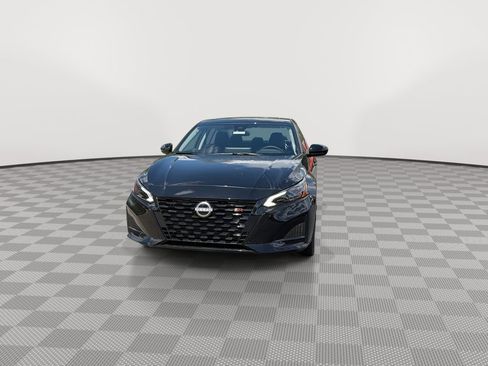 New 2026 Nissan Altima 2.5 SR w/ SR Midnight Edition Package FWD image 4