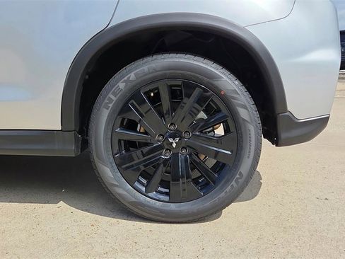 Used 2025 Mitsubishi Outlander Sport LE image 9