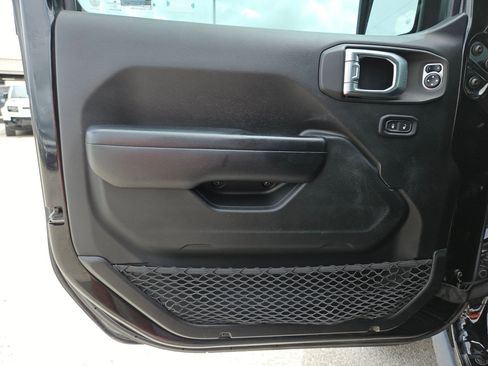 Used 2018 Jeep Wrangler Unlimited Rubicon AWD/4WD image 11