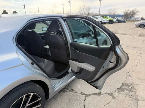 Used 2021 Toyota Camry LE image 21