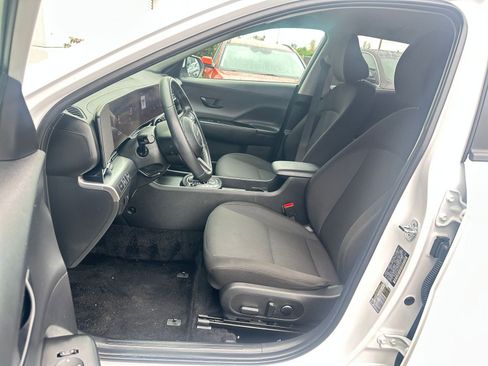 Used 2025 Hyundai Kona SEL image 36