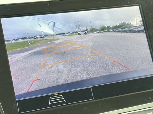 Used 2025 Chevrolet Malibu LT FWD image 25