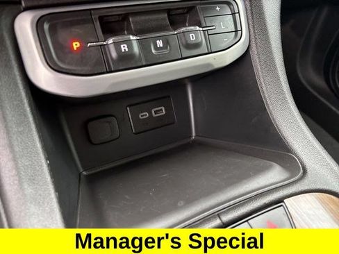 Used 2023 GMC Acadia SLE w/ Driver Convenience Package FWD image 24
