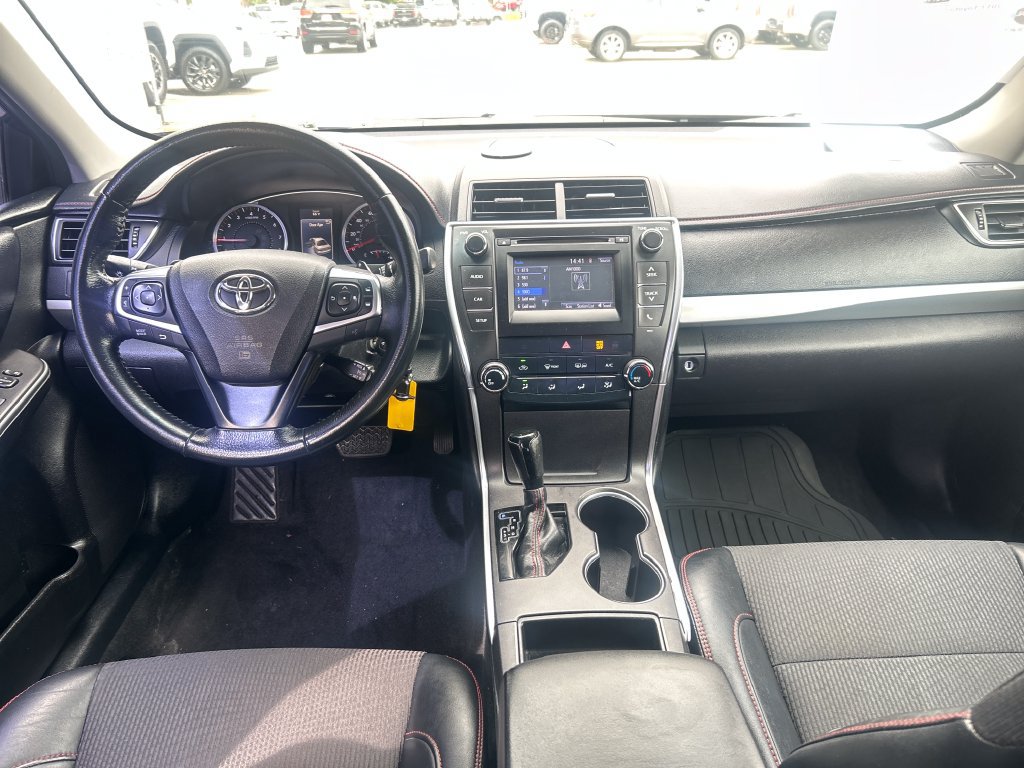 Used 2017 Toyota Camry SE FWD image 13