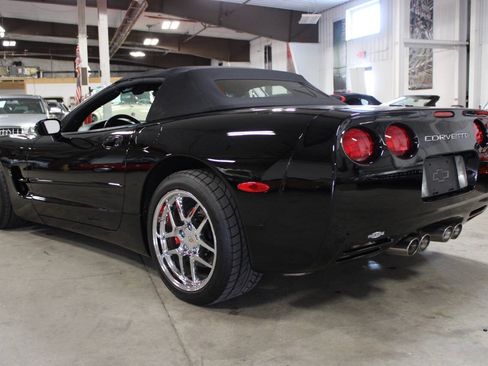 Used 1999 Chevrolet Corvette Convertible w/ Memory Pkg RWD image 4