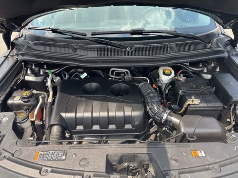 Used 2018 Ford Explorer XLT w/ Equipment Group 202A image 11