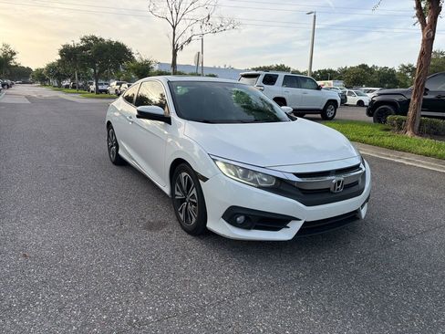 Used 2017 Honda Civic EX-T image 3