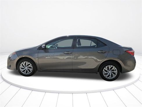 Used 2019 Toyota Corolla LE image 7