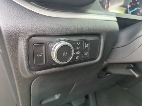 Used 2022 Ford Explorer XLT w/ Equipment Group 202A AWD/4WD image 27