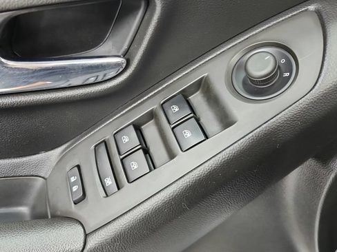 Used 2017 Chevrolet Trax LS AWD/4WD image 29
