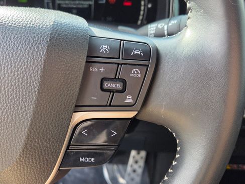 Used 2025 Toyota Camry SE image 26